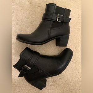 Women’s Croft and Barrow Ortholite Black Booties